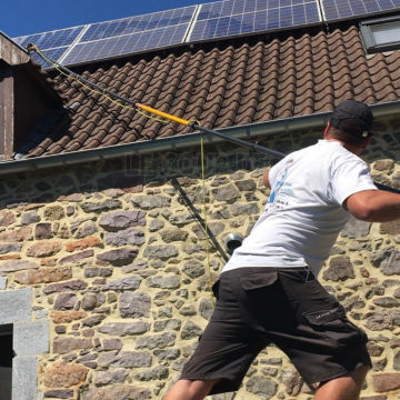 Nettoyage de panneaux solaires à l'eau ultra pure